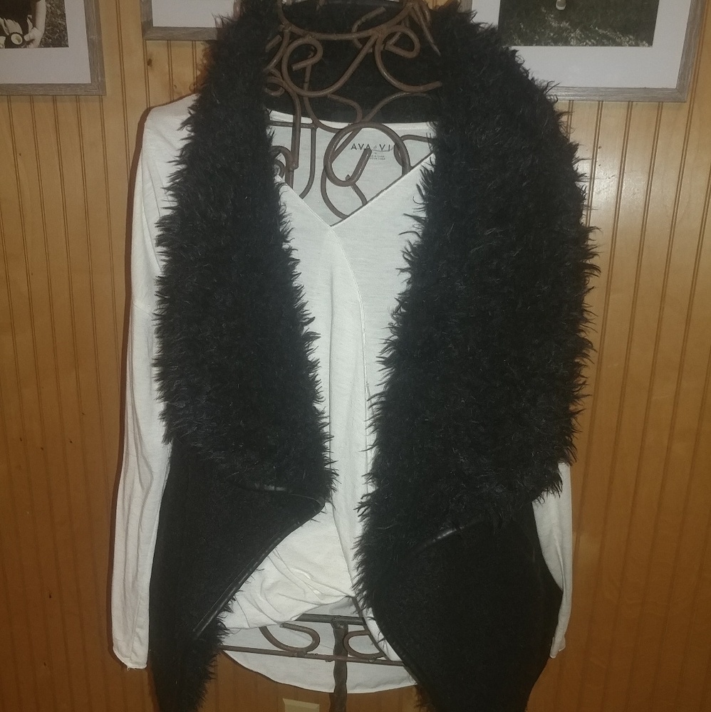 Love true vest black fur and leather lined